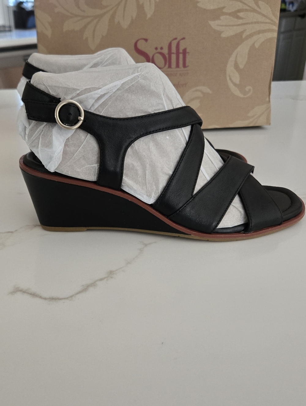 NWT SOFFT Gigi Wedge Sandal